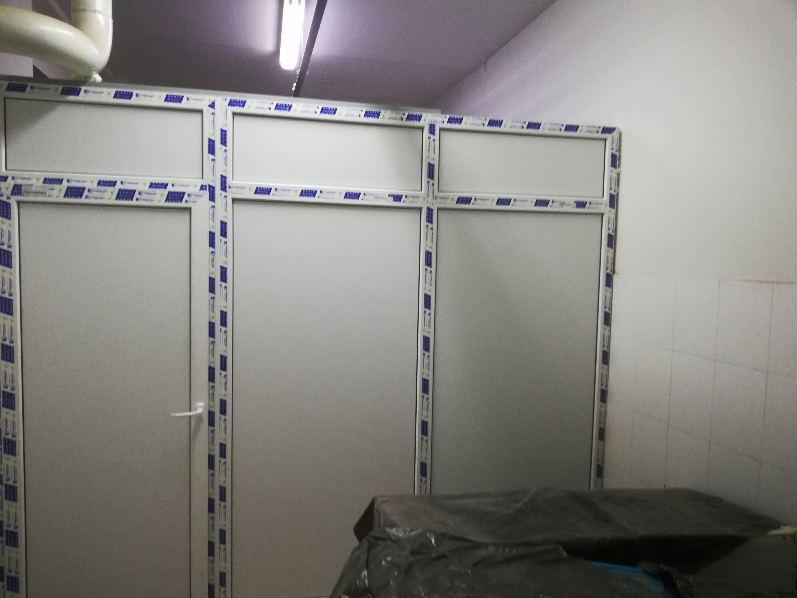 Пластиковые офисные перегородки